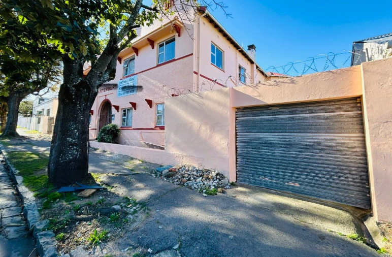 Commercial Property for Sale in Southernwood Eastern Cape